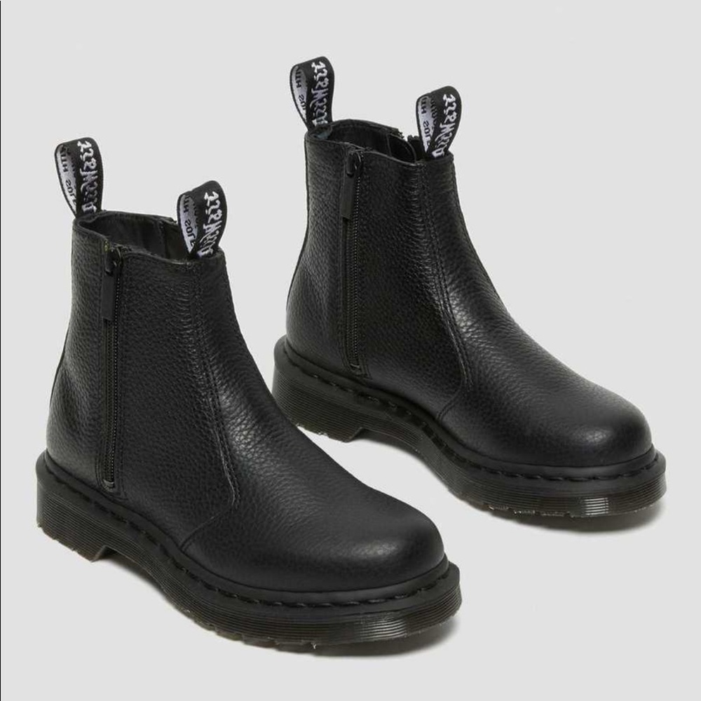 COPY - COPY - Dr Martens 2976 WOMEN'S LEATHER ZIPPER CHELSEA BOOTS